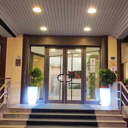 Hotel Touring Falconara Marittima Dış mekan fotoğraf