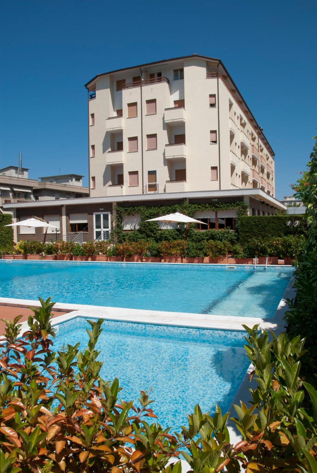 Hotel Touring Falconara Marittima Dış mekan fotoğraf