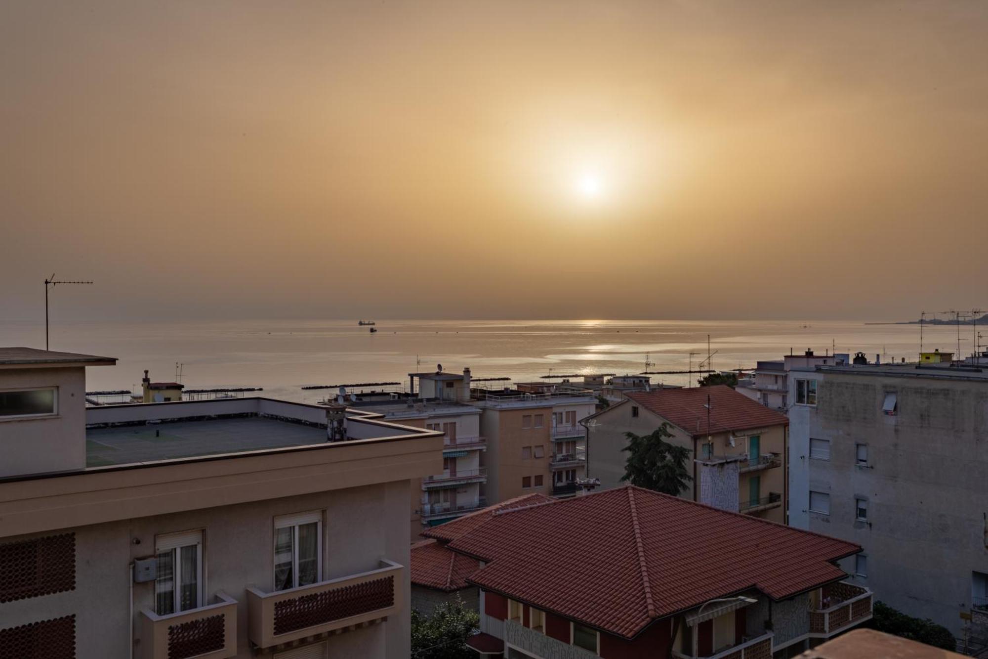 Hotel Touring Falconara Marittima Dış mekan fotoğraf