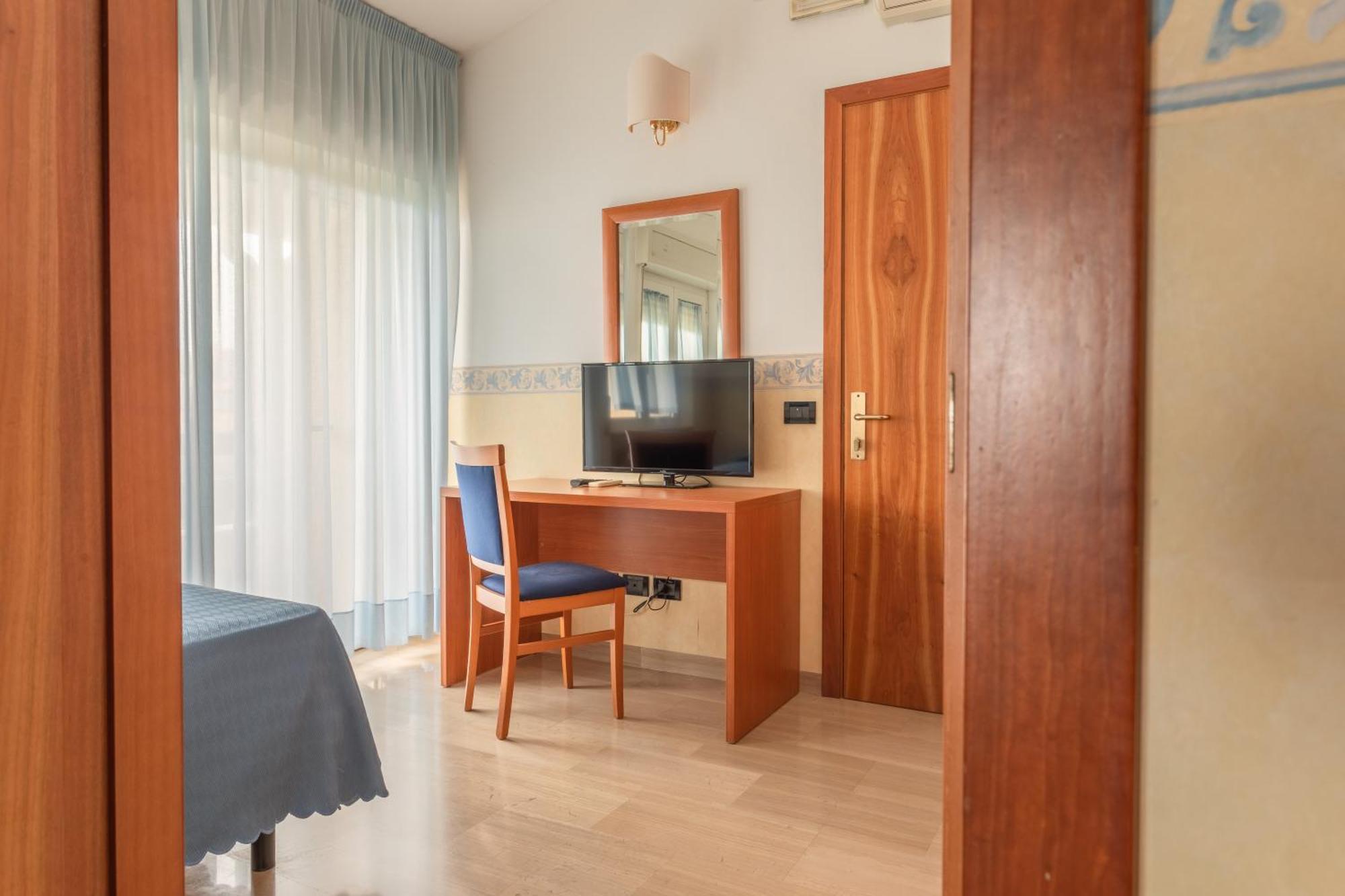 Hotel Touring Falconara Marittima Dış mekan fotoğraf