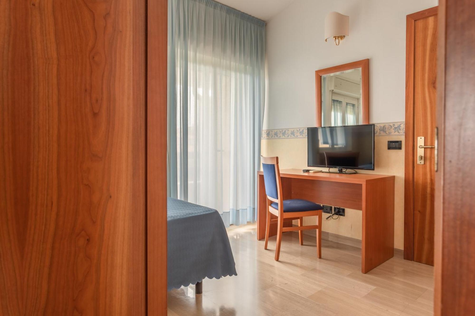 Hotel Touring Falconara Marittima Dış mekan fotoğraf